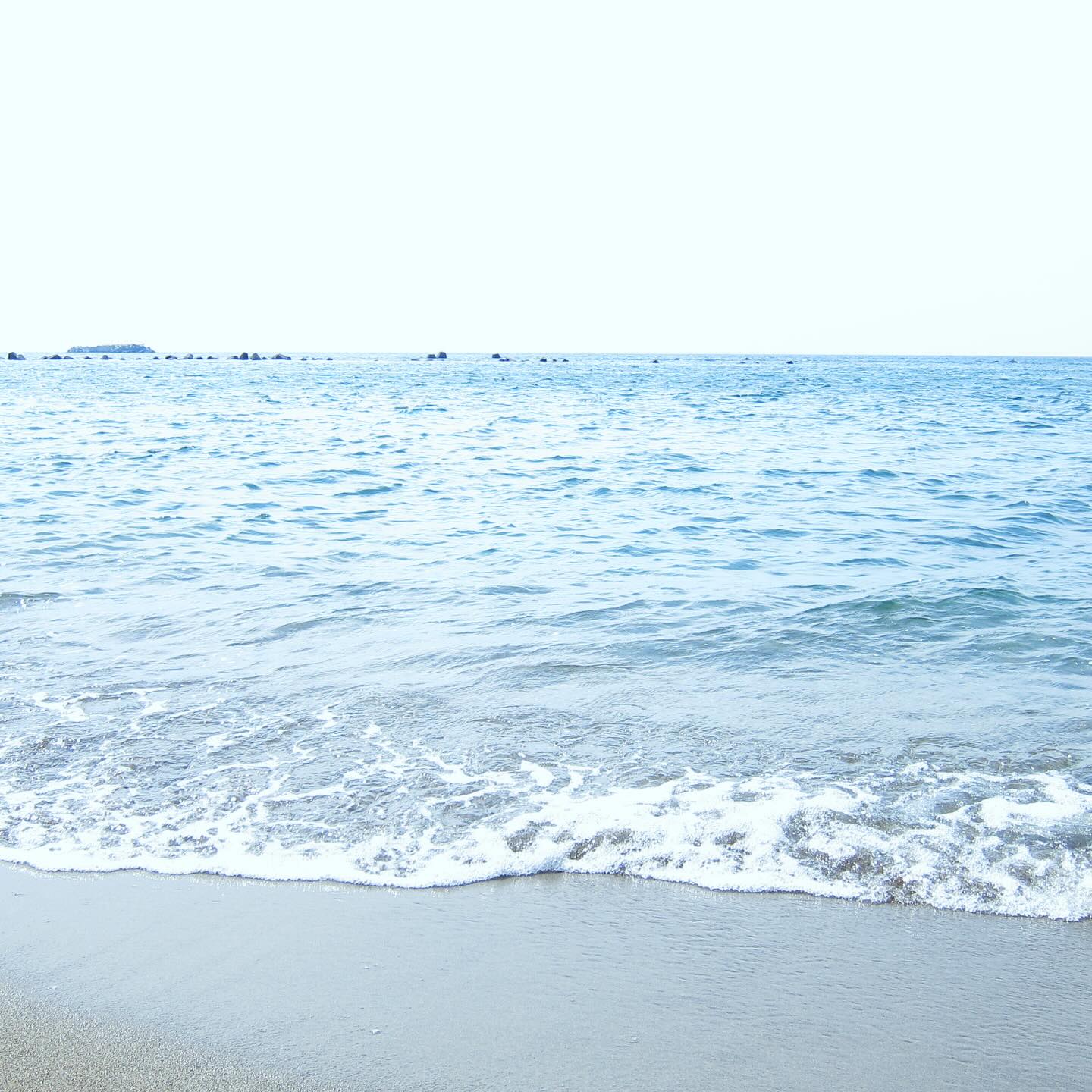 はよ行きたい🏖️(写真はイメージです。たぶんもっとキレイ😍) 敦賀市の「水島」行き旅客船が運航開始日を7月15日から延期 関西、中京圏からも人気の「北陸のハワイ」
https://www.fukuishimbun.co.jp/articles/-/2353384