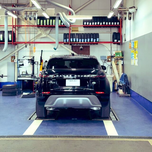 #スタッドレスタイヤ に履き替えました🛞  一番安いタイヤの10倍以上...手痛い出費です😂😂😂  でも #冬支度 は万端です❄️☃️  #ジャム活 も楽しみです🏂
#fukui #福井 #福井の暮らし #福井工業大学 #FUT #研究 #マーケティング