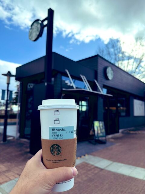 帰り道。  福井は雪☃️らしい。  そして北陸道は敦賀-今庄が通行止めらしい🚧  大丈夫かな🚙💨
#帰省
#fukui #福井 #福井の暮らし #福井工業大学 FUT 研究 マーケティング