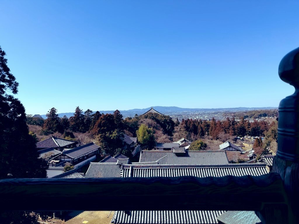 みんなあまり行かないけれど、東大寺は二月堂が好き。  大仏殿に目もくれず、一心不乱に坂を登る。  みんなあまり行かないから余計に良いのかもしれない。  二月堂をお詣りする人たちは、数少ない仲間な気がする。  ブランドコミュニティかな。  でも直接的な相互作用はない☺️  ここから眺める奈良の街が、好きだ。
#fukui #福井 #福井の暮らし #福井工業大学 #FUT 立命館大学 Rits 研究 マーケティング 出張 奈良