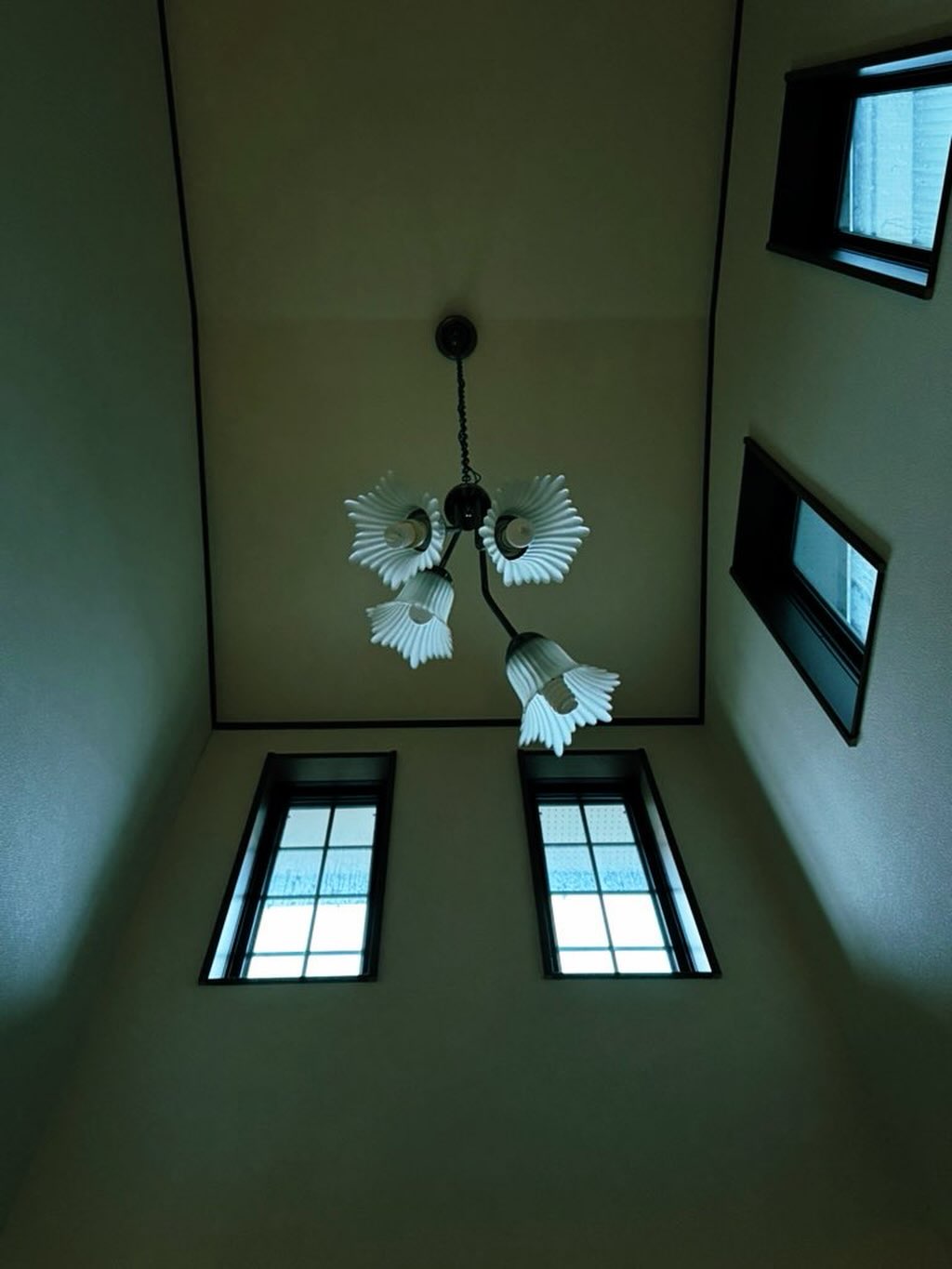 おはようございます🌞 書斎で寝落ちして、起きて、ついついMacに向かってしまった。 楽しすぎて気付いたら朝✒️
1章書き終わりました。 楽すぃ✨ 半年に及ぶ参与観察とインタビューデータで構成していきます。 薄っすら考えていたメインストリートの研究にも接続できたし。
#fukui #福井 #福井の暮らし #福井工業大学 #FUT 立命館大学 Rits 研究 マーケティング