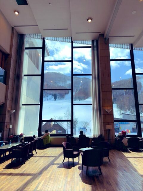 ただいま。  調子喰らって友人家族を滑りながら撮影していたら、最後の最後に逆エッジで吹っ飛び強打。  息が...止まるかと思った🧘  無事帰って来られてよかった😌
#fukui #福井 #福井の暮らし #福井工業大学 #FUT 立命館大学 Rits 研究 マーケティング