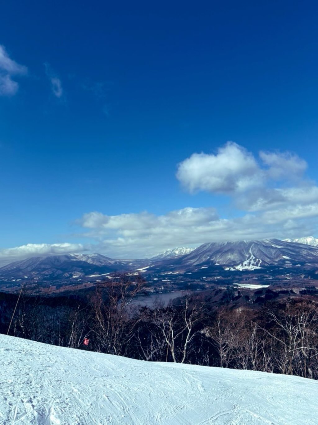 day2
昨夜は志賀高原のクラフトビール🍺を1杯だけ。美味しかったな。  天気良すぎです🌞
#fukui #福井 #福井の暮らし #福井工業大学 #FUT 立命館大学 Rits 研究 マーケティング