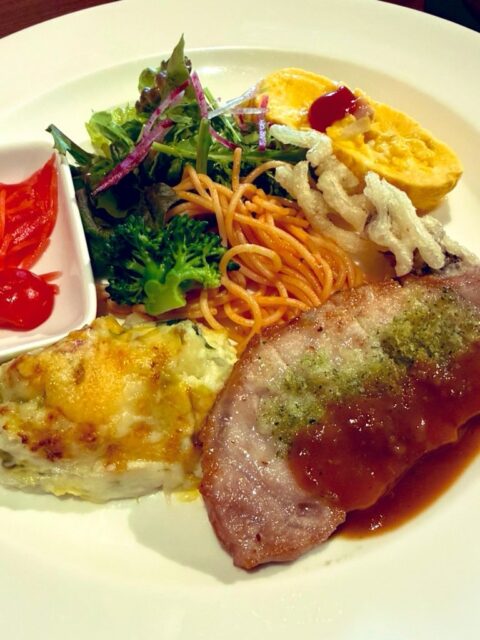 #おやじのキッチンてつ さんでランチ🍽️ 美味すぎるのと、陽気なおやじさんたちの接客が最高すぎた。
#fukui #福井 #福井の暮らし #福井観光 福井グルメ 福井工業大学 FUT 立命館大学 Rits 研究 マーケティング